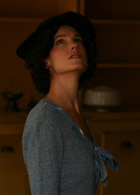 Francie Swift as Belle Leibowitz in Heavens Fall