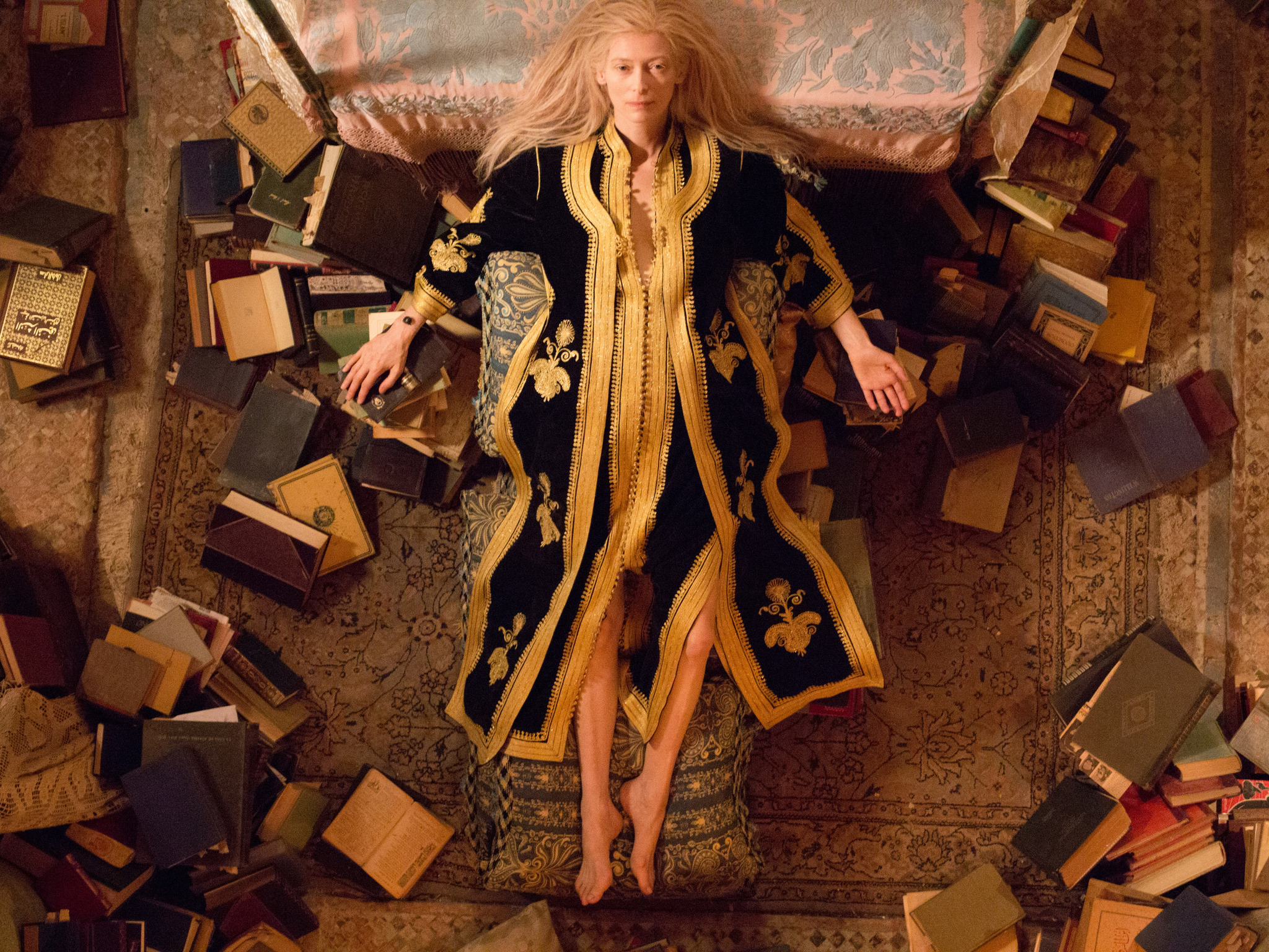 Still of Tilda Swinton in Isgyvena tik mylintys (2013)