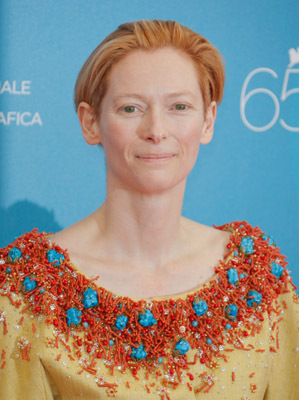 Tilda Swinton at event of Perskaityk ir sudegink (2008)