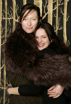 Tilda Swinton and Amber Tamblyn at event of Stephanie Daley (2006)