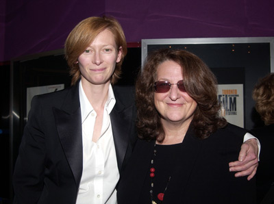 Lynn Hershman-Leeson and Tilda Swinton at event of Teknolust (2002)