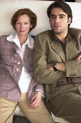 Tilda Swinton and Goran Visnjic at event of The Deep End (2001)