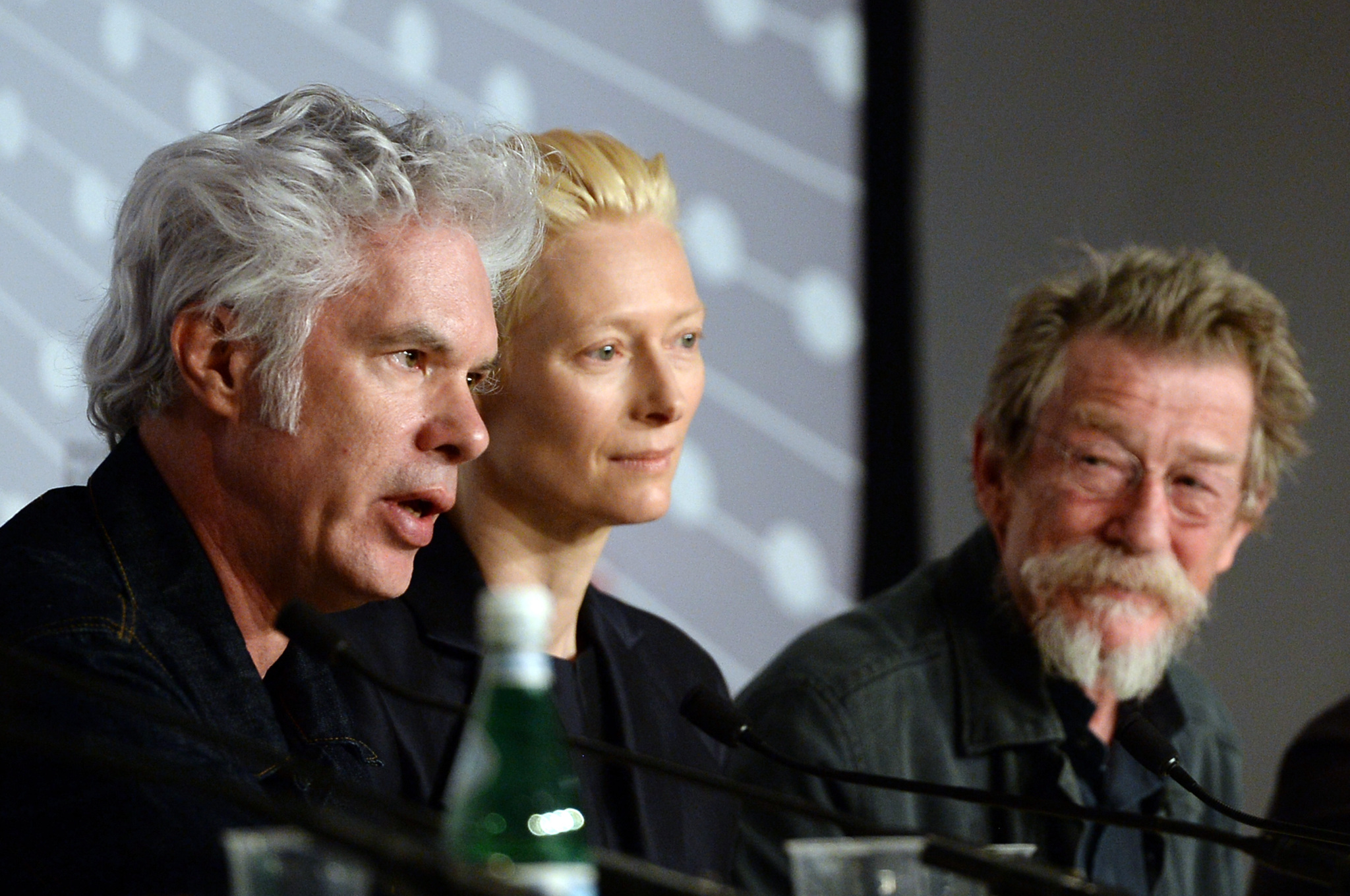 John Hurt, Jim Jarmusch and Tilda Swinton at event of Isgyvena tik mylintys (2013)