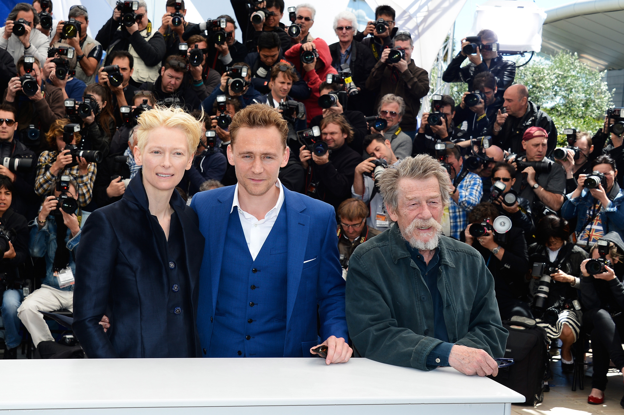 John Hurt, Tilda Swinton and Tom Hiddleston at event of Isgyvena tik mylintys (2013)