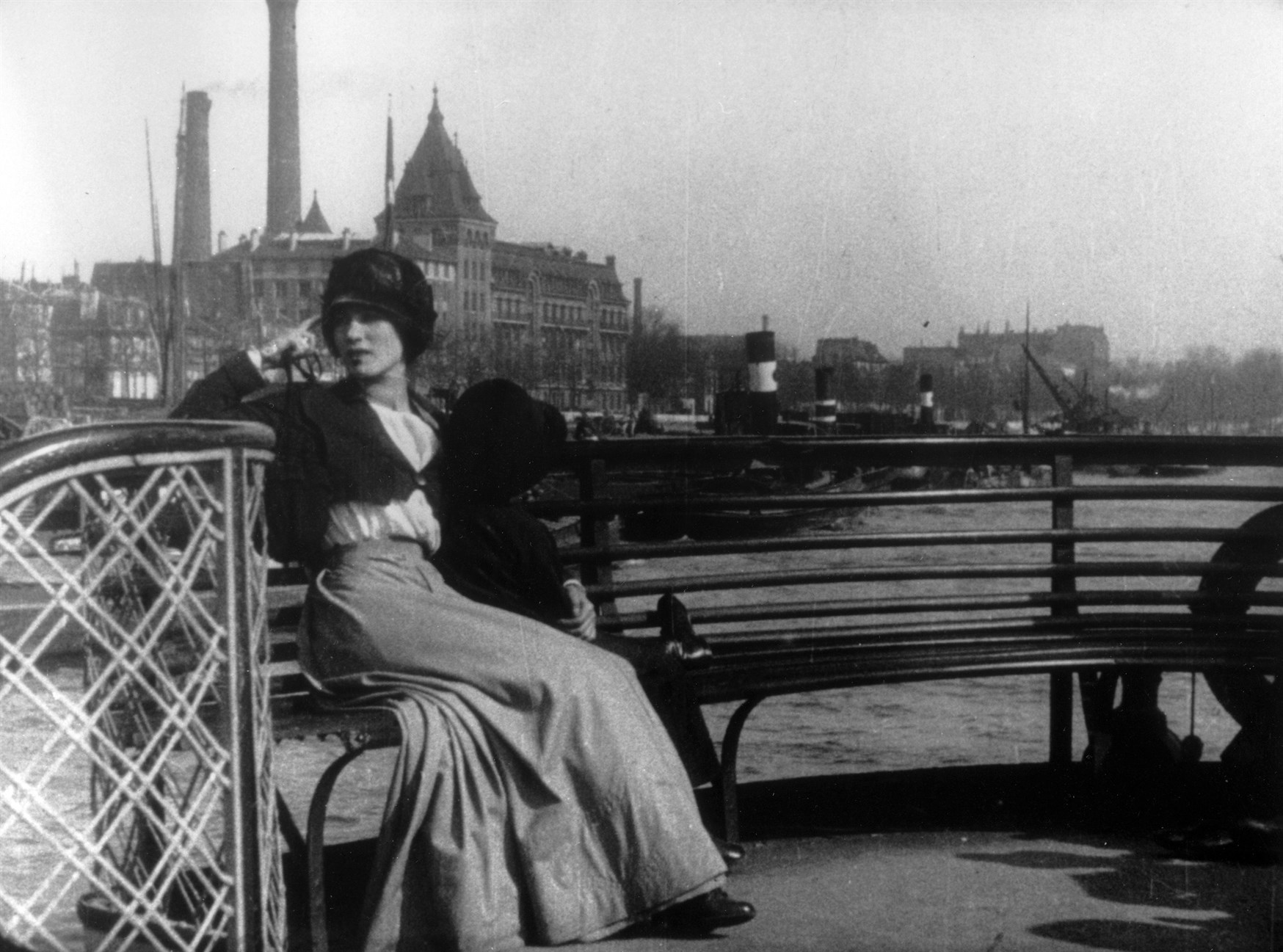 Still of Sylvie in Le coupable (1917)