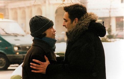 Still of Robert Gonera and Joanna Szurmiej in Dlug (1999)