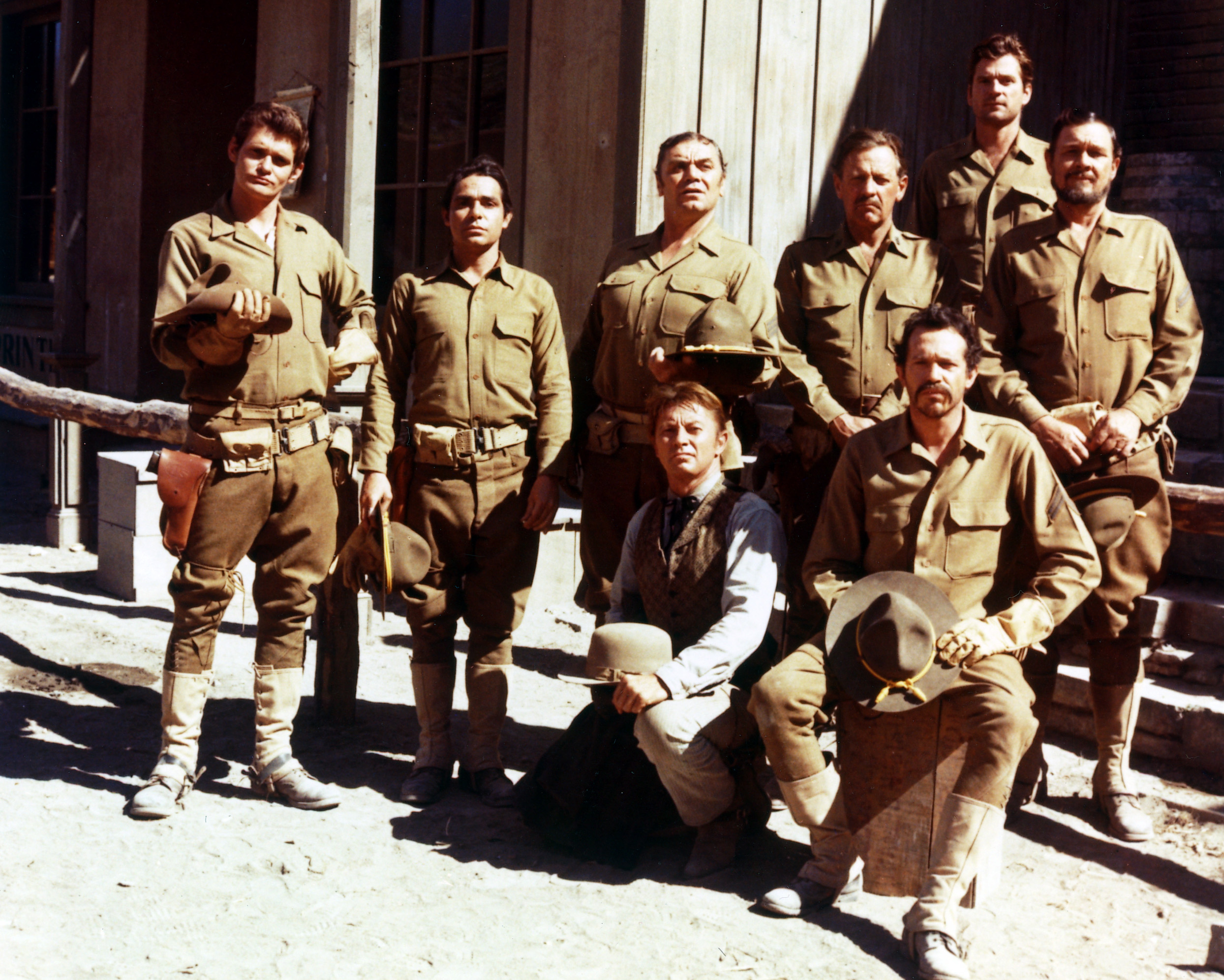 Still of William Holden, Ernest Borgnine, Bo Hopkins, Ben Johnson, Warren Oates and Jaime Sánchez in The Wild Bunch (1969)