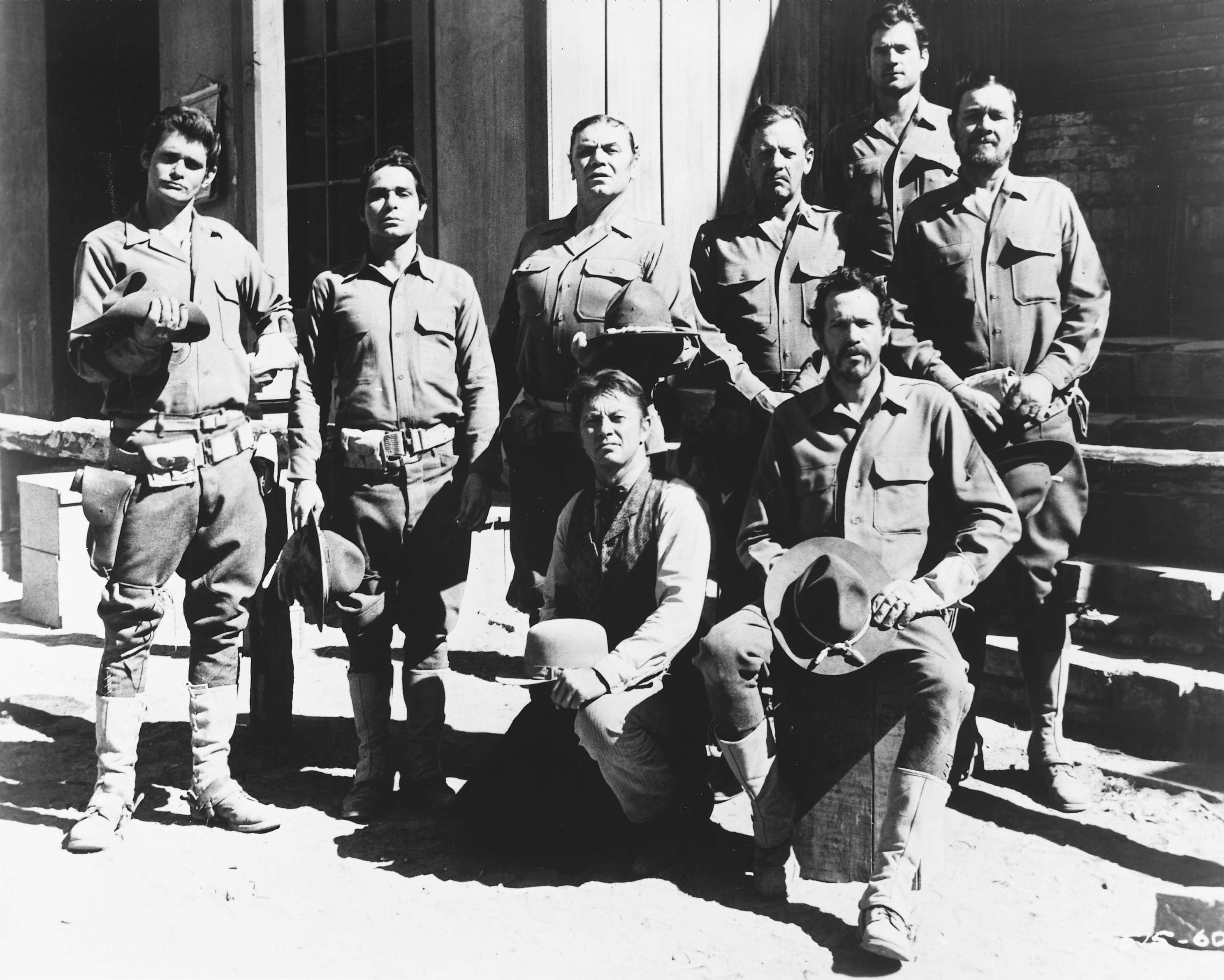 Still of William Holden, Ernest Borgnine, Bo Hopkins, Ben Johnson, Warren Oates and Jaime Sánchez in The Wild Bunch (1969)