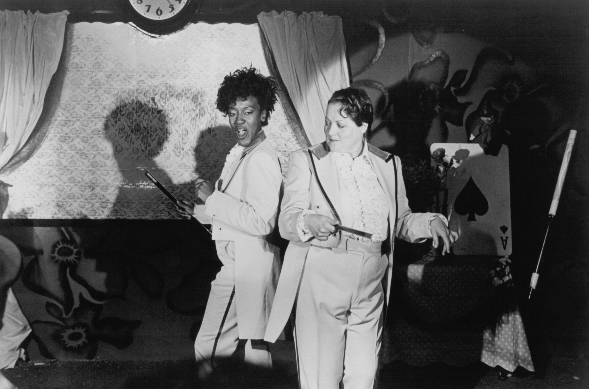 Still of CCH Pounder and Marianne Sägebrecht in Out of Rosenheim (1987)