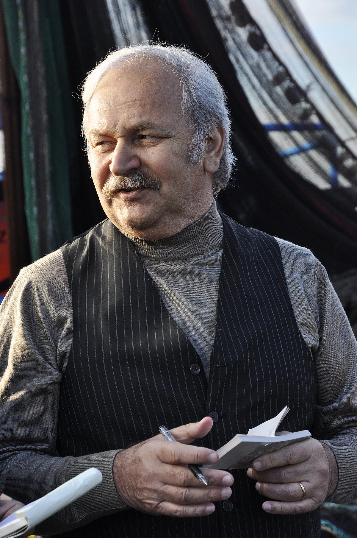 Kamil Sönmez in Günesi Gördüm (2009)