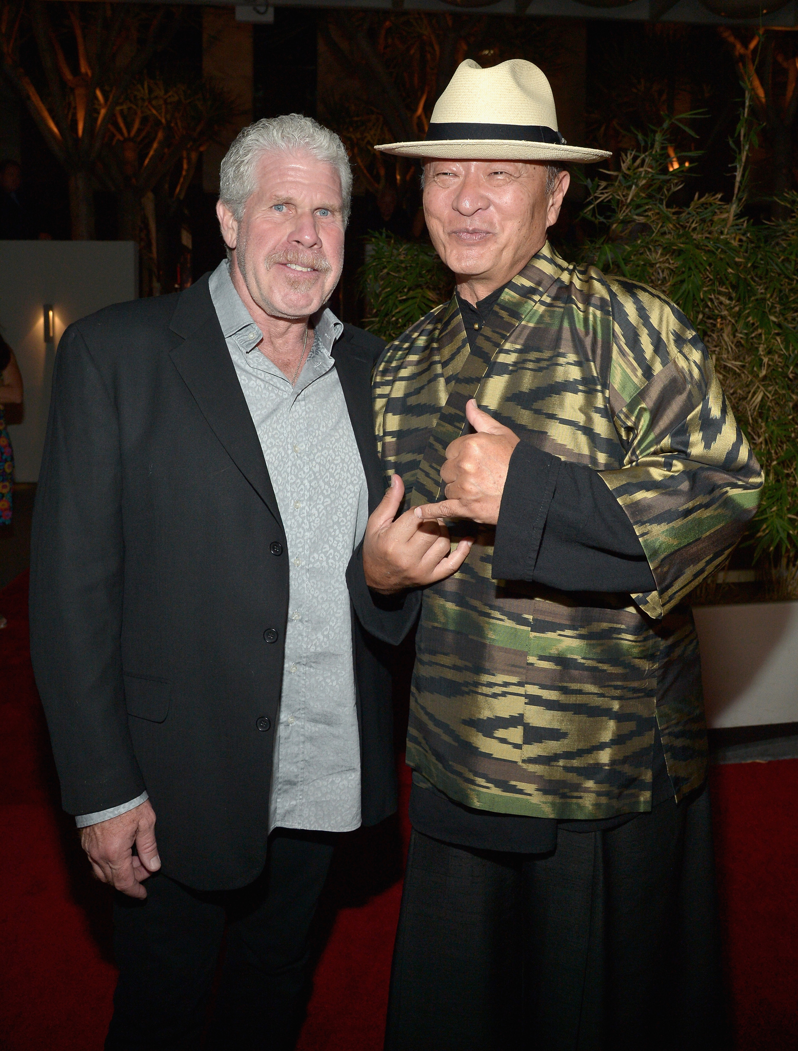 Ron Perlman and Cary-Hiroyuki Tagawa at event of The 67th Primetime Emmy Awards (2015)