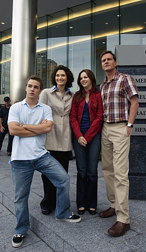 Still of Mary Elizabeth Mastrantonio, Daniel Clark, Tim DeKay and Amber Tamblyn in The Russell Girl (2008)