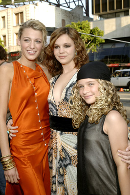 Blake Lively and Amber Tamblyn at event of The Sisterhood of the Traveling Pants (2005)