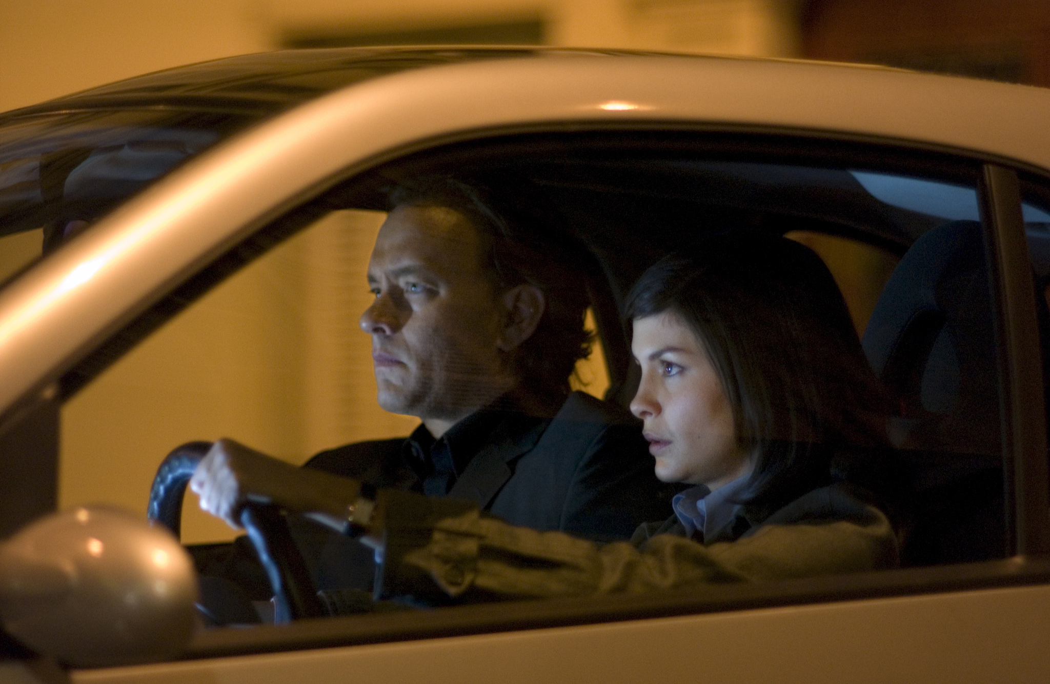 Still of Tom Hanks and Audrey Tautou in The Da Vinci Code (2006)