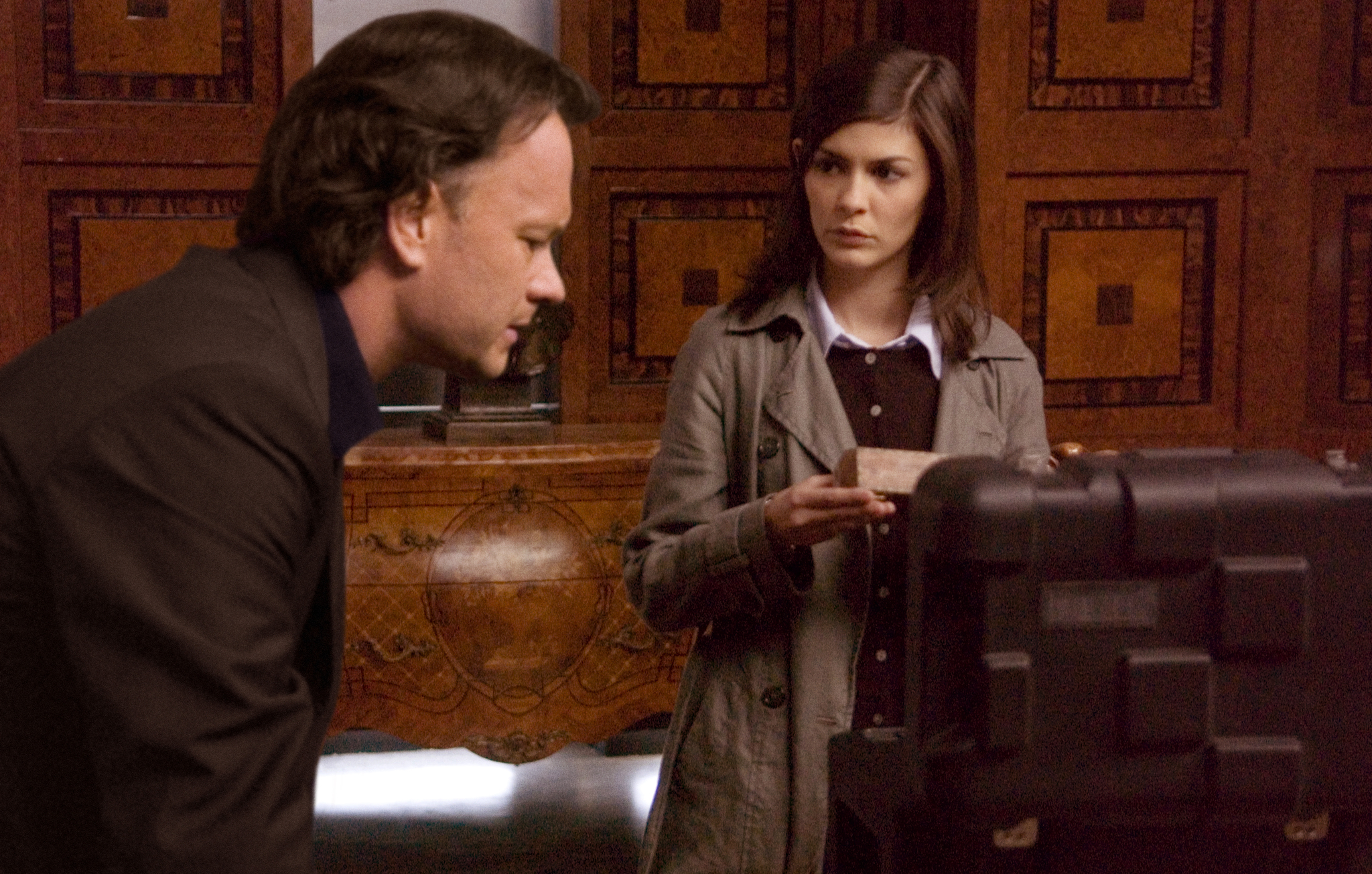 Still of Tom Hanks and Audrey Tautou in The Da Vinci Code (2006)