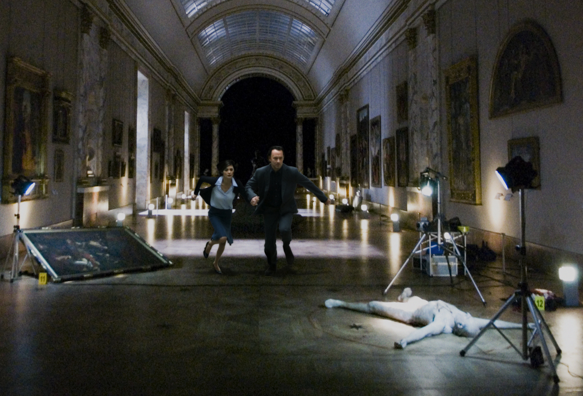 Still of Tom Hanks and Audrey Tautou in The Da Vinci Code (2006)