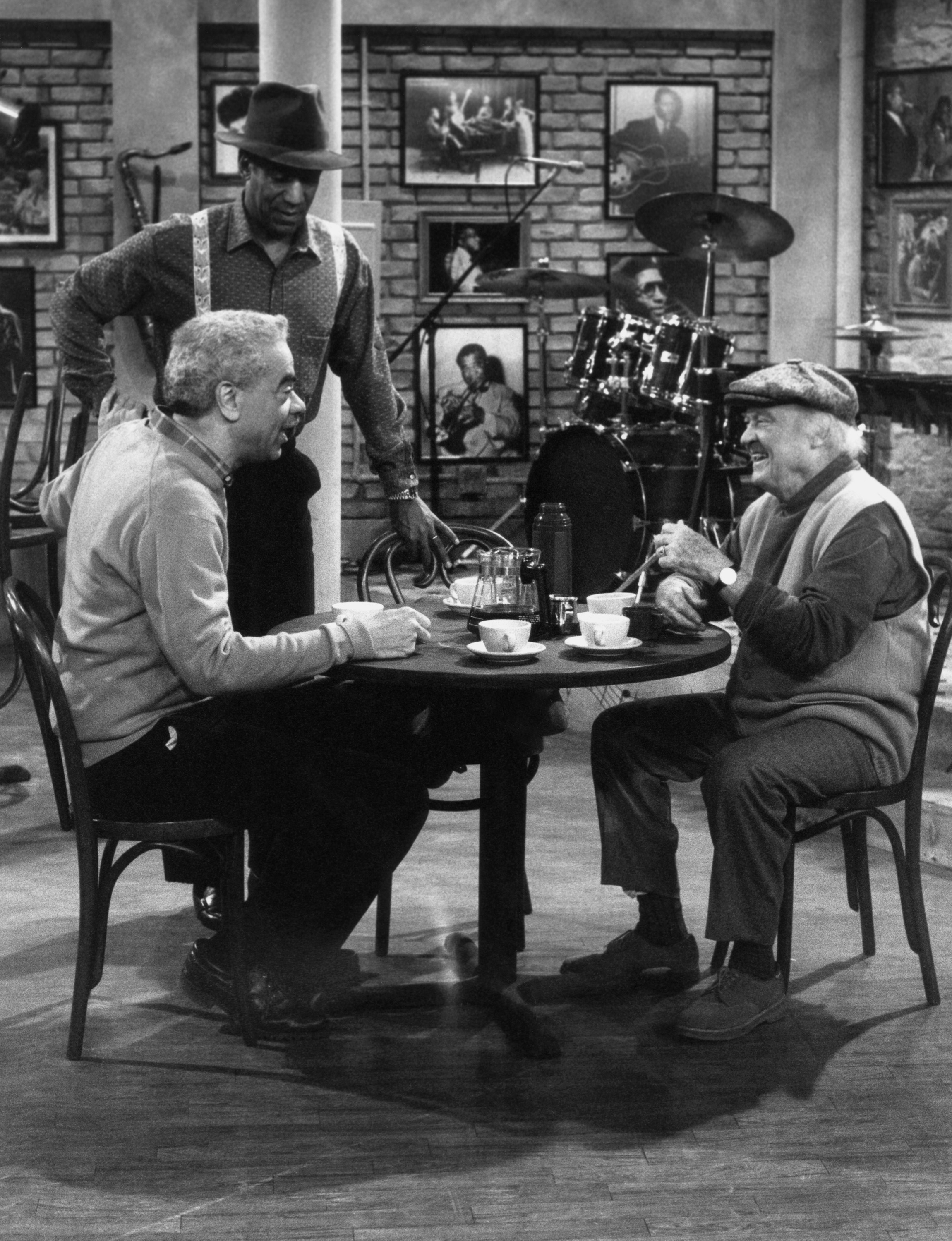 Still of Bill Cosby, Earle Hyman and Dub Taylor in The Cosby Show (1984)
