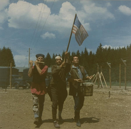 Still of Steve McQueen, James Garner and Jud Taylor in The Great Escape (1963)