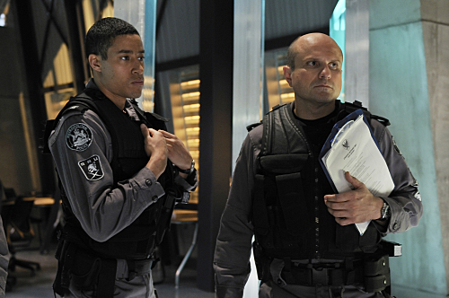 Still of Enrico Colantoni and Mark Taylor in Flashpoint (2008)