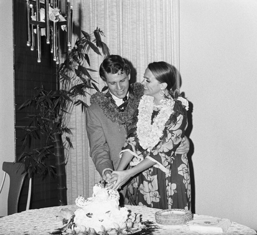 Ryan O'Neal and Leigh Taylor-Young on their wedding day in Hawaii