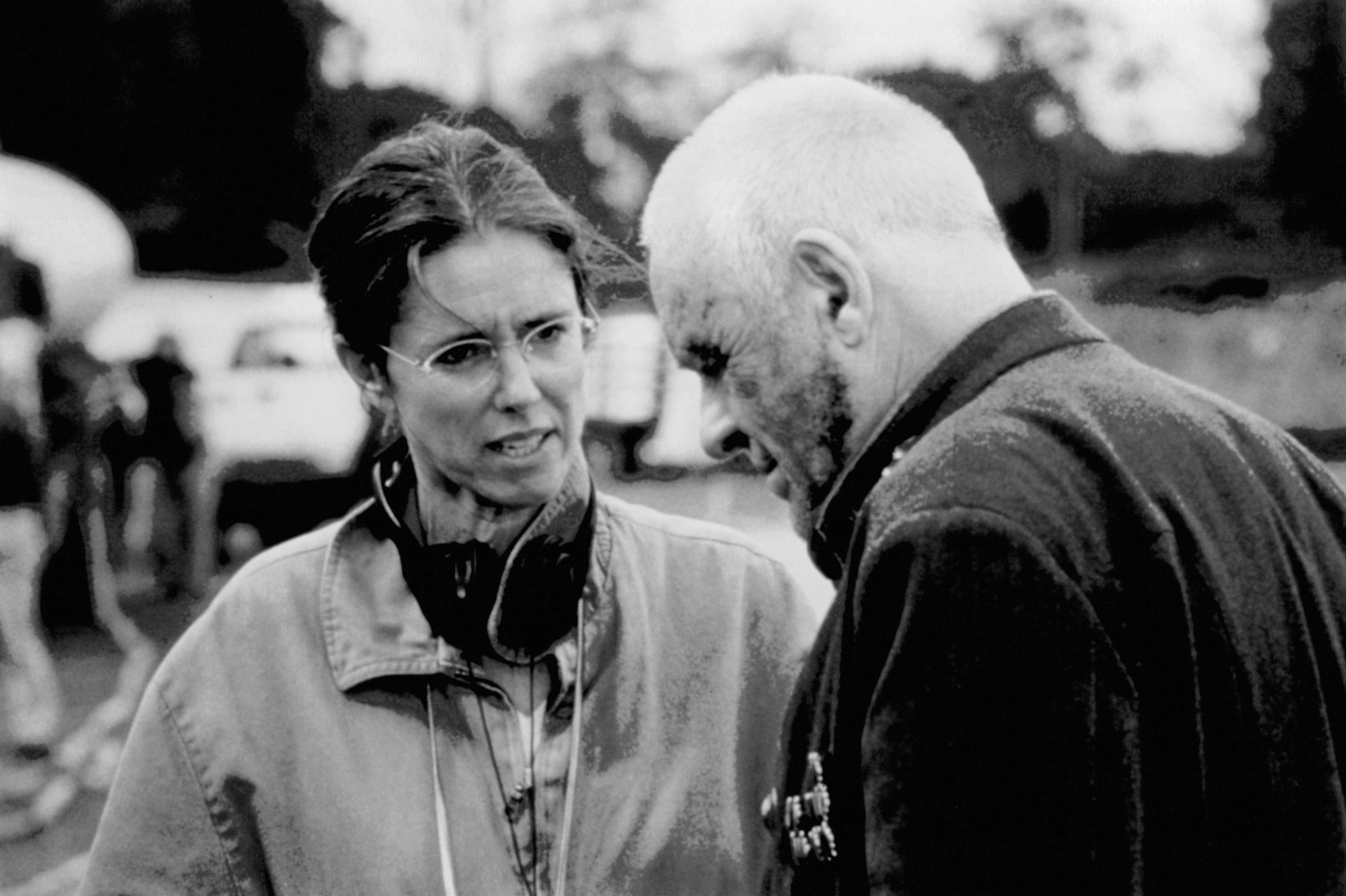 Still of Anthony Hopkins and Julie Taymor in Titus (1999)