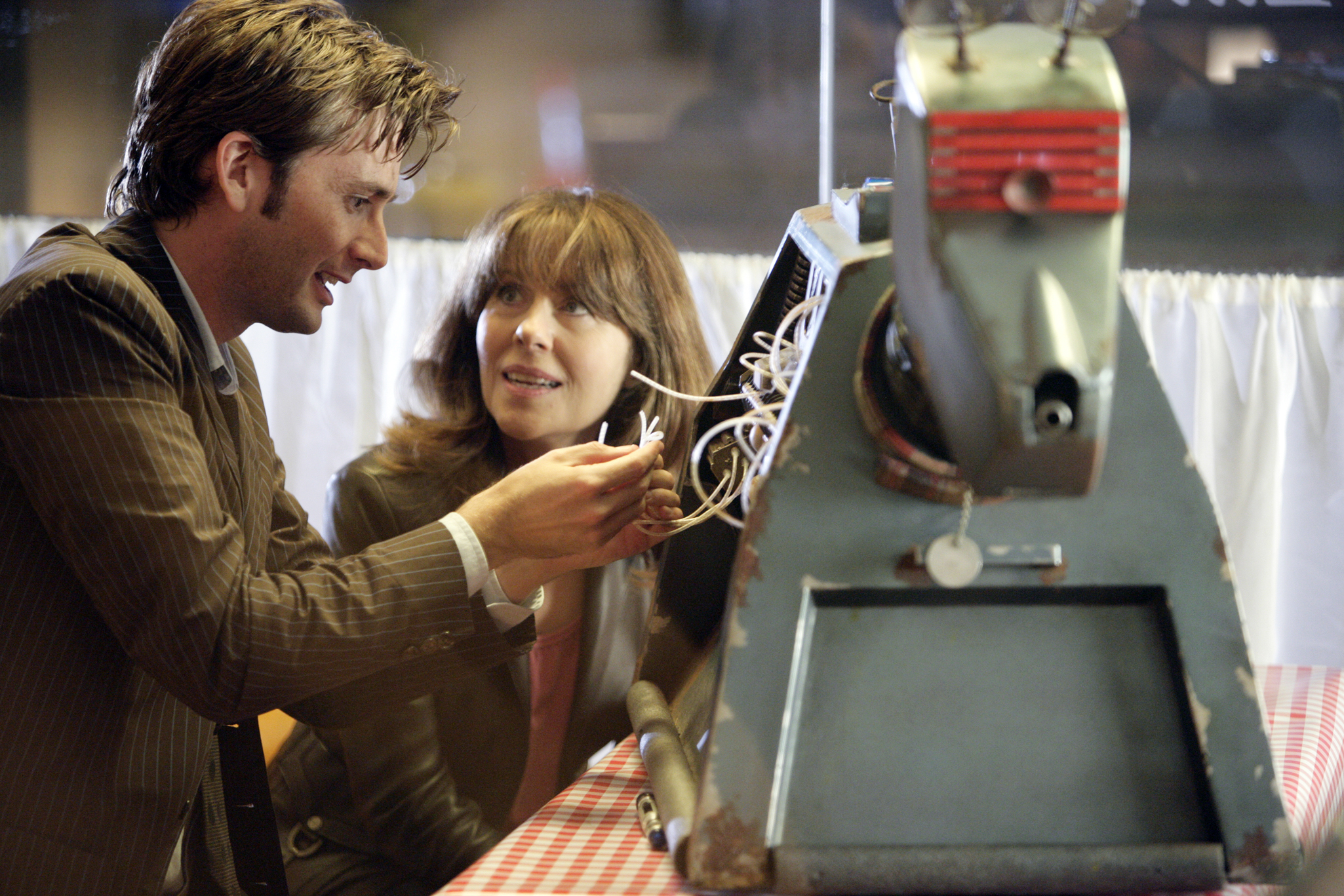 Still of Elisabeth Sladen and David Tennant in Doctor Who (2005)