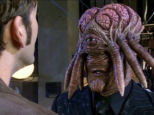 Still of Eric Loren and David Tennant in Doctor Who (2005)