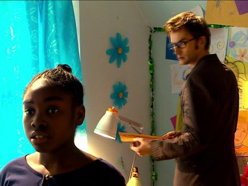 Still of David Tennant and Abisola Agbaje in Doctor Who (2005)