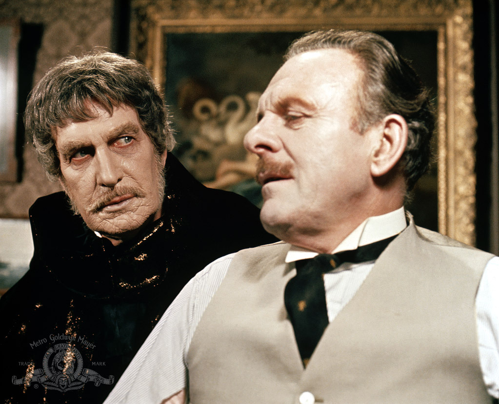 Still of Vincent Price and Terry-Thomas in The Abominable Dr. Phibes (1971)
