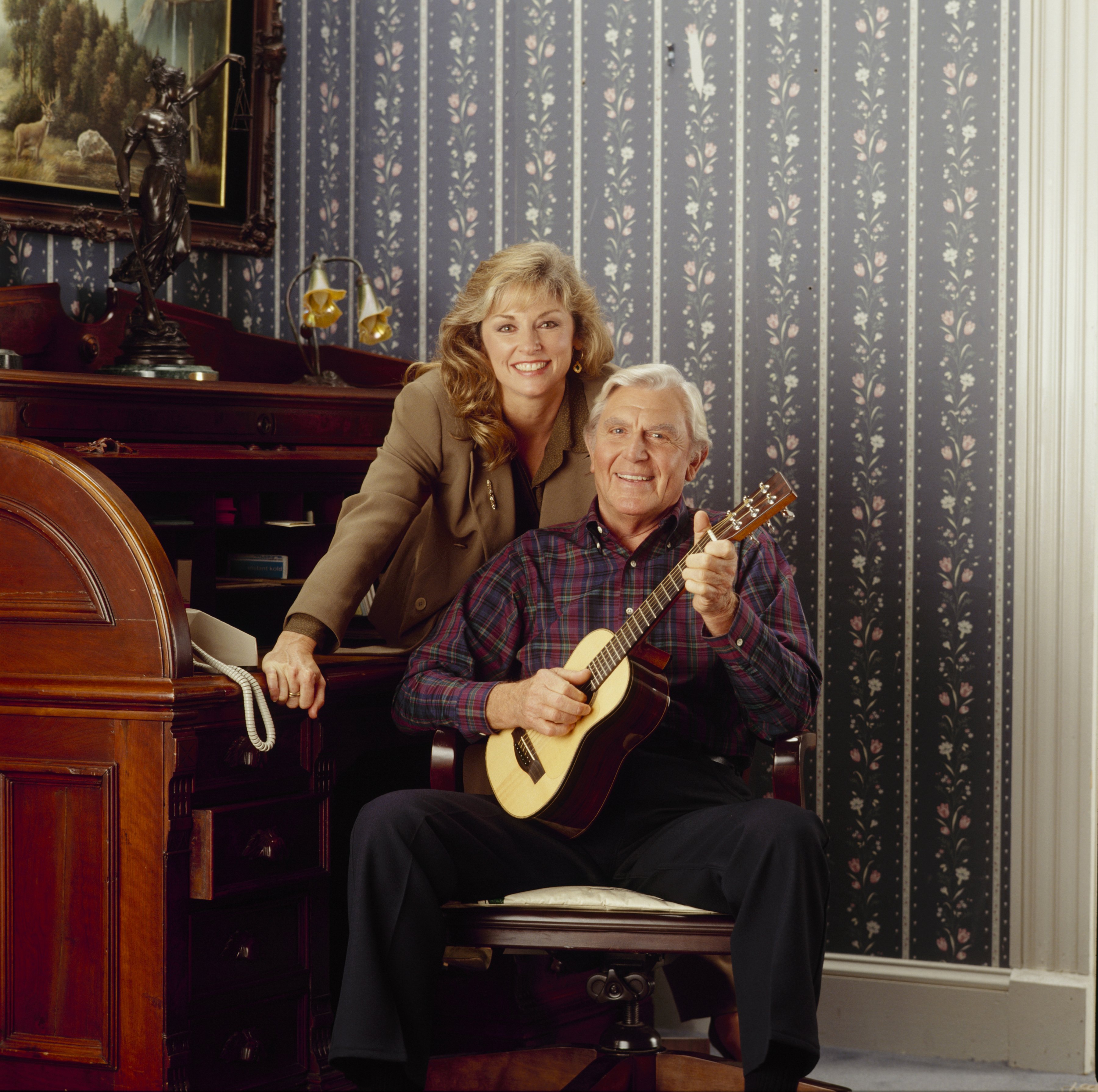 Still of Andy Griffith and Brynn Thayer in Matlock (1986)