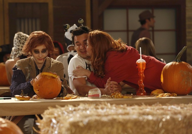 Still of Zooey Deschanel, Maria Thayer and Jake Johnson in New Girl (2011)