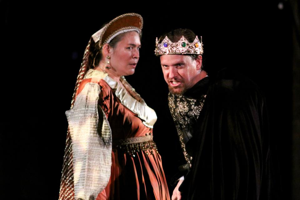 Sara Nichols as Queen Margaret and Kevin Theis as Richard III in Oak Park Festival Theatre's production of William Shakespeare's 