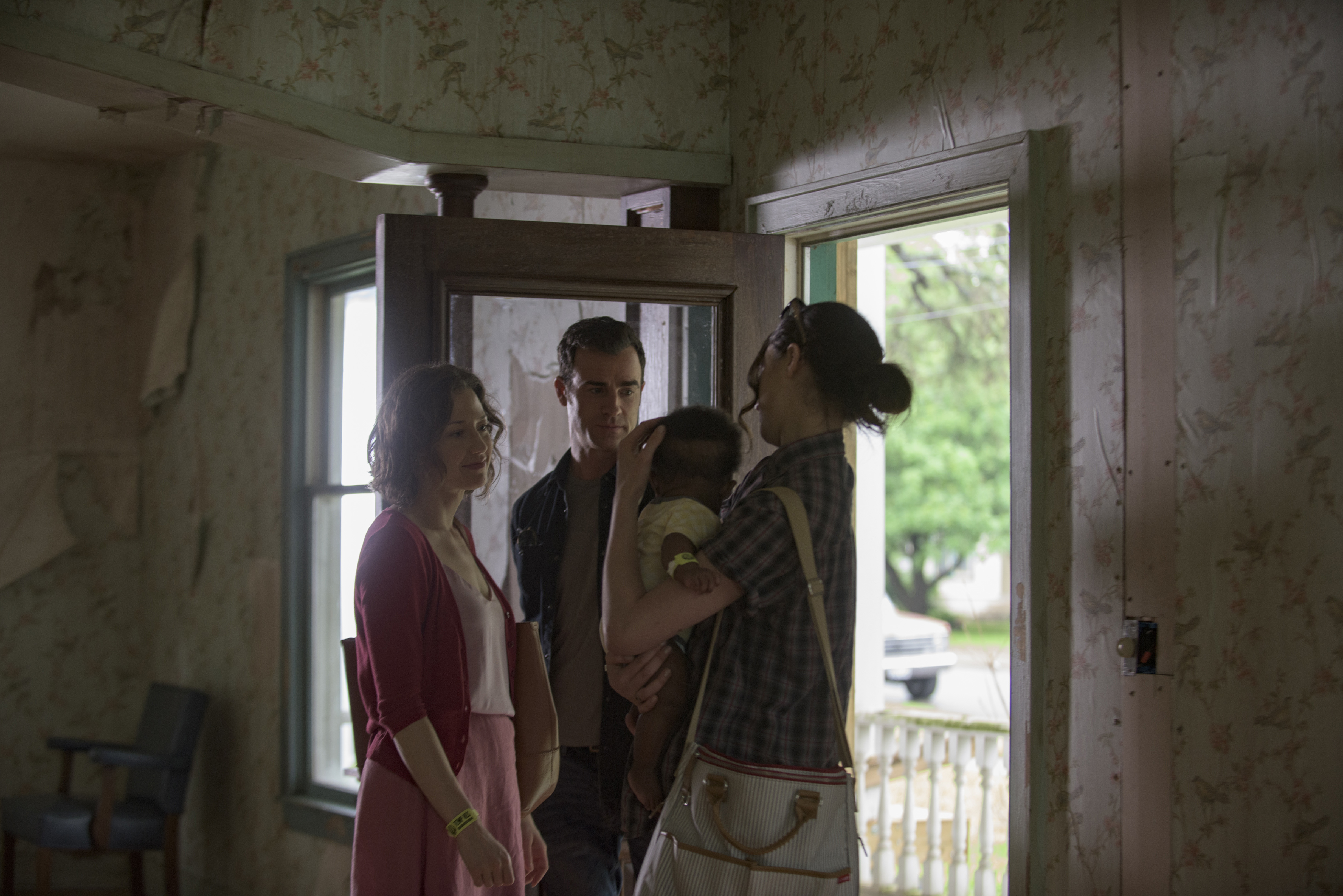 Still of Justin Theroux, Carrie Coon and Margaret Qualley in The Leftovers (2014)