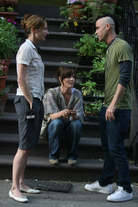Still of Parker Posey, Zoe R. Cassavetes and Justin Theroux in Broken English (2007)