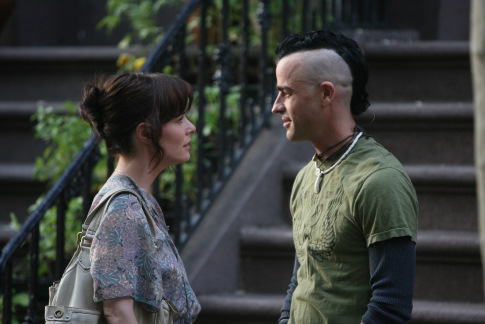 Still of Parker Posey and Justin Theroux in Broken English (2007)
