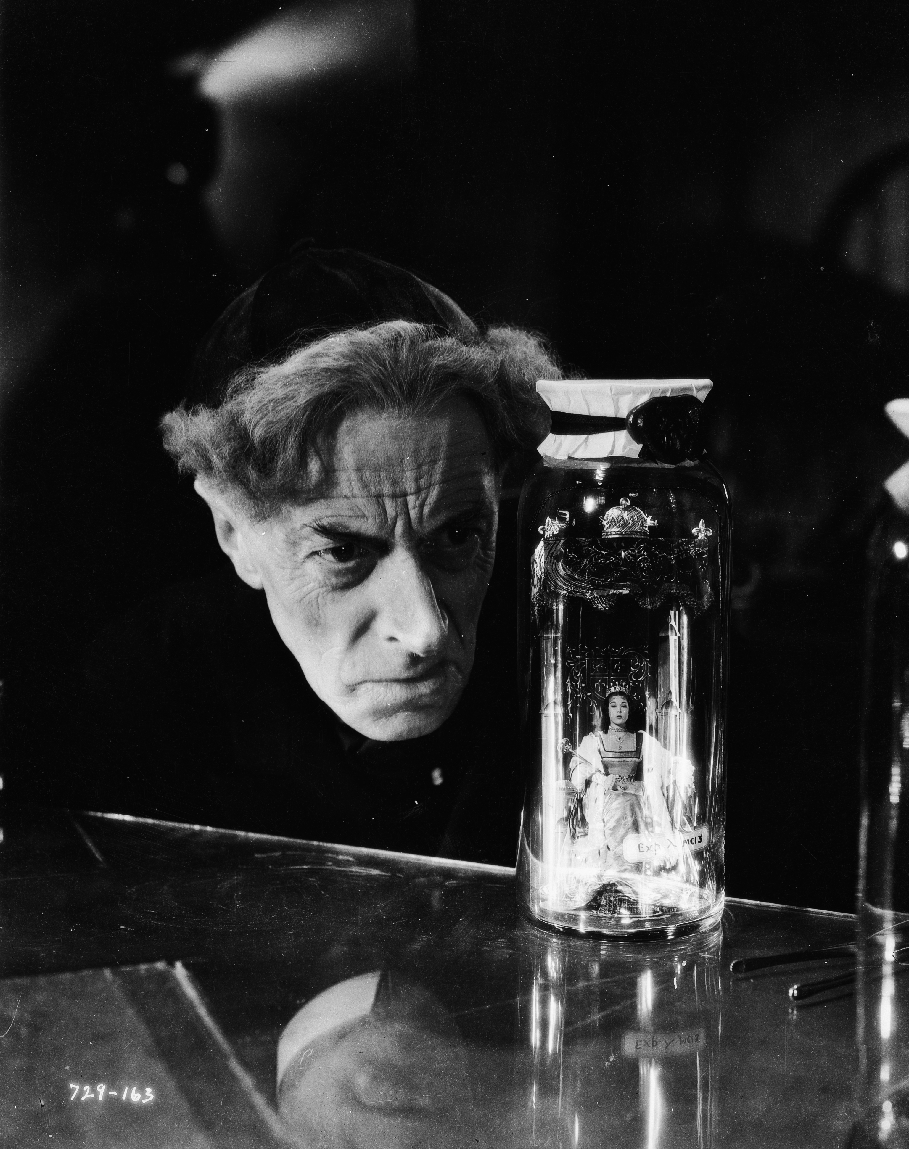 Still of Ernest Thesiger and Joan Woodbury in Bride of Frankenstein (1935)