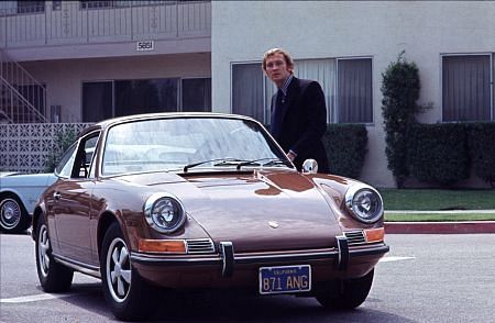 ROY THINNES IN LOS ANGELES WITH HIS 1972 PORSCHE 911T / 1973