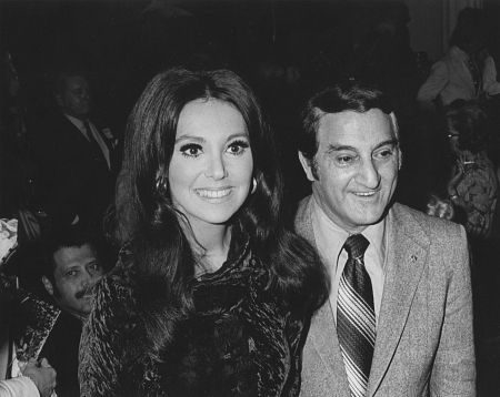 Marlo Thomas and father Danny Thomas c. 1974