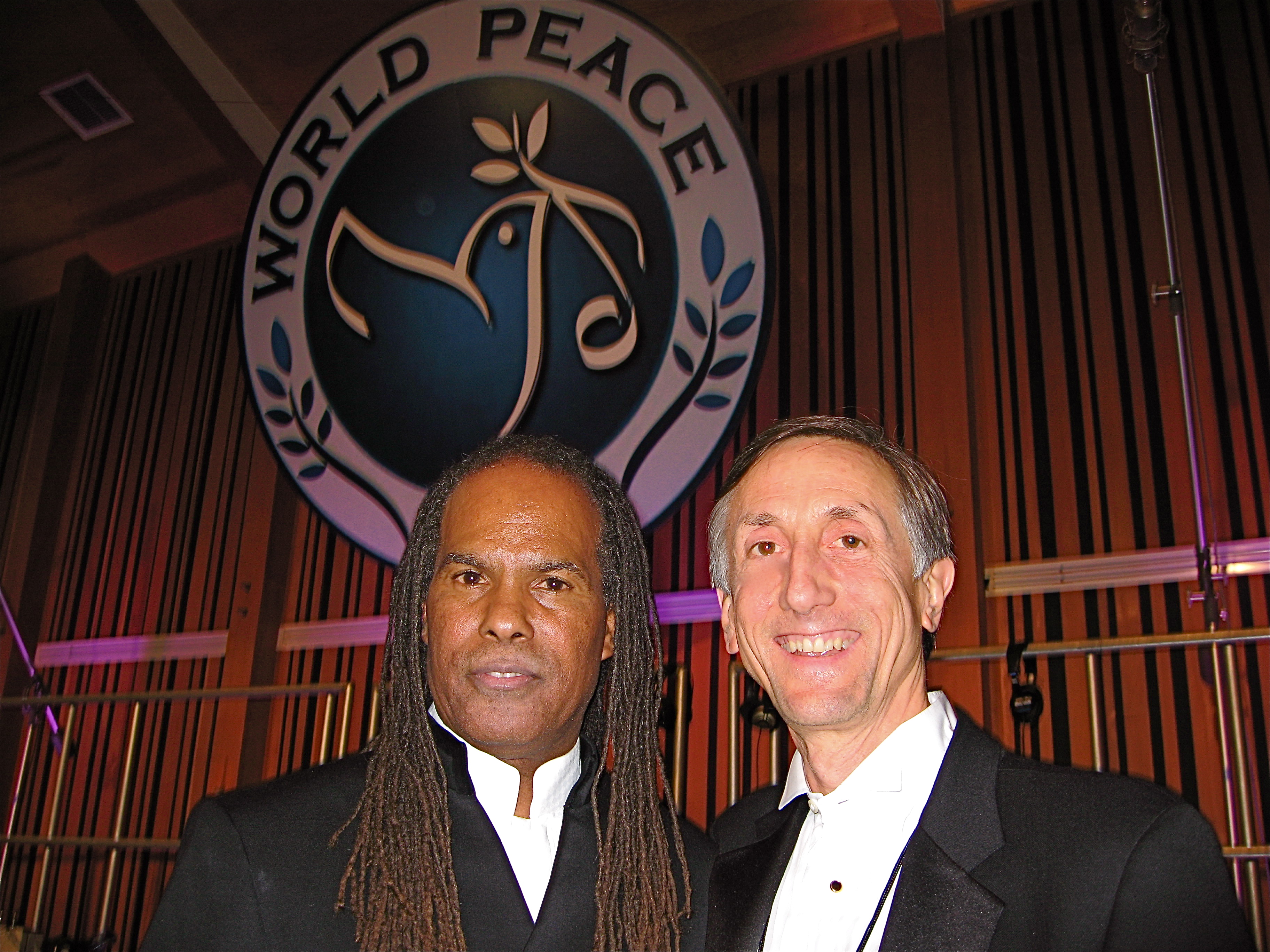 Kit Thomas (r), Michael Beckwith (l) at World Peace One session, Feb. 2007