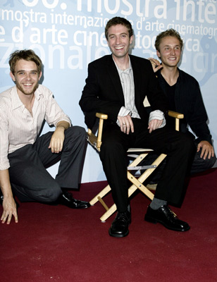 Nick Stahl, Jacob Tierney and Joshua Close at event of Twist (2003)