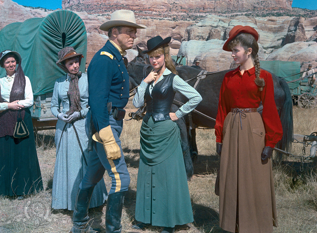 Still of Burt Lancaster, Lee Remick, Helen Kleeb and Pamela Tiffin in The Hallelujah Trail (1965)