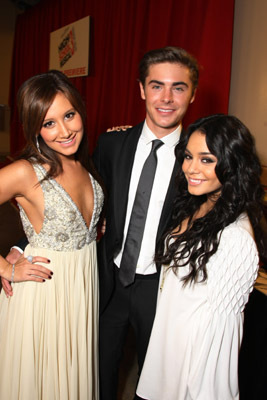 Ashley Tisdale, Vanessa Hudgens and Zac Efron at event of High School Musical 3: Senior Year (2008)