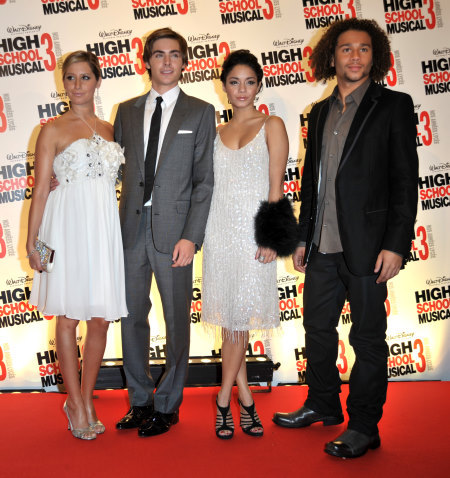 Corbin Bleu, Ashley Tisdale, Vanessa Hudgens and Zac Efron at event of High School Musical 3: Senior Year (2008)