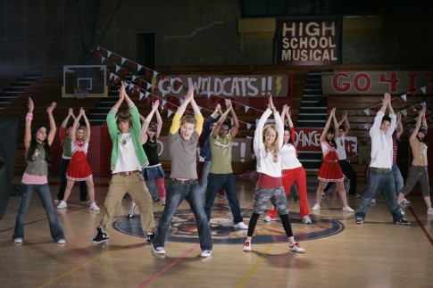 Still of Ashley Tisdale, Vanessa Hudgens, Zac Efron and Lucas Grabeel in High School Musical (2006)