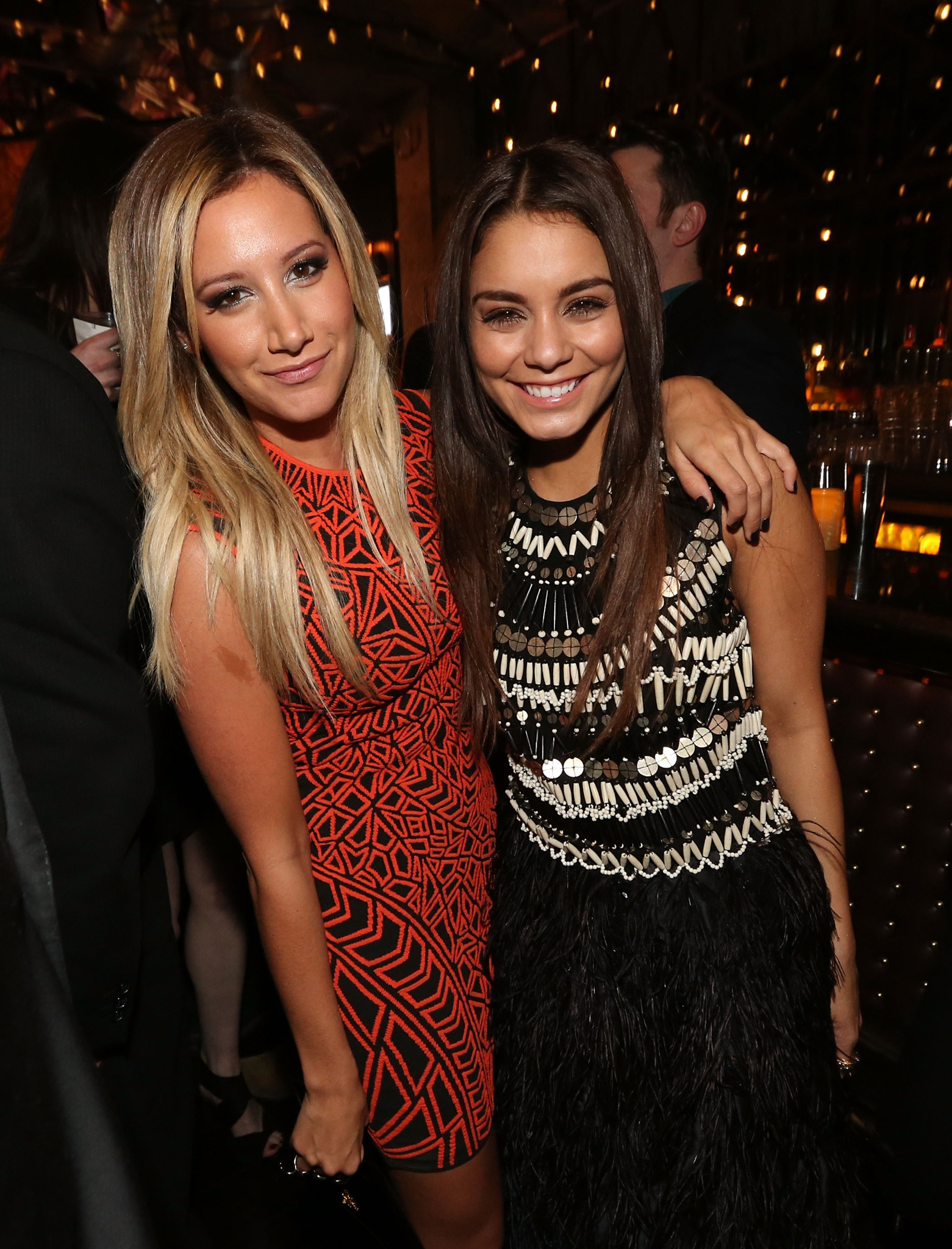Ashley Tisdale and Vanessa Hudgens at event of Laukines atostogos (2012)