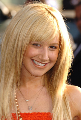 Ashley Tisdale at event of The Sisterhood of the Traveling Pants (2005)