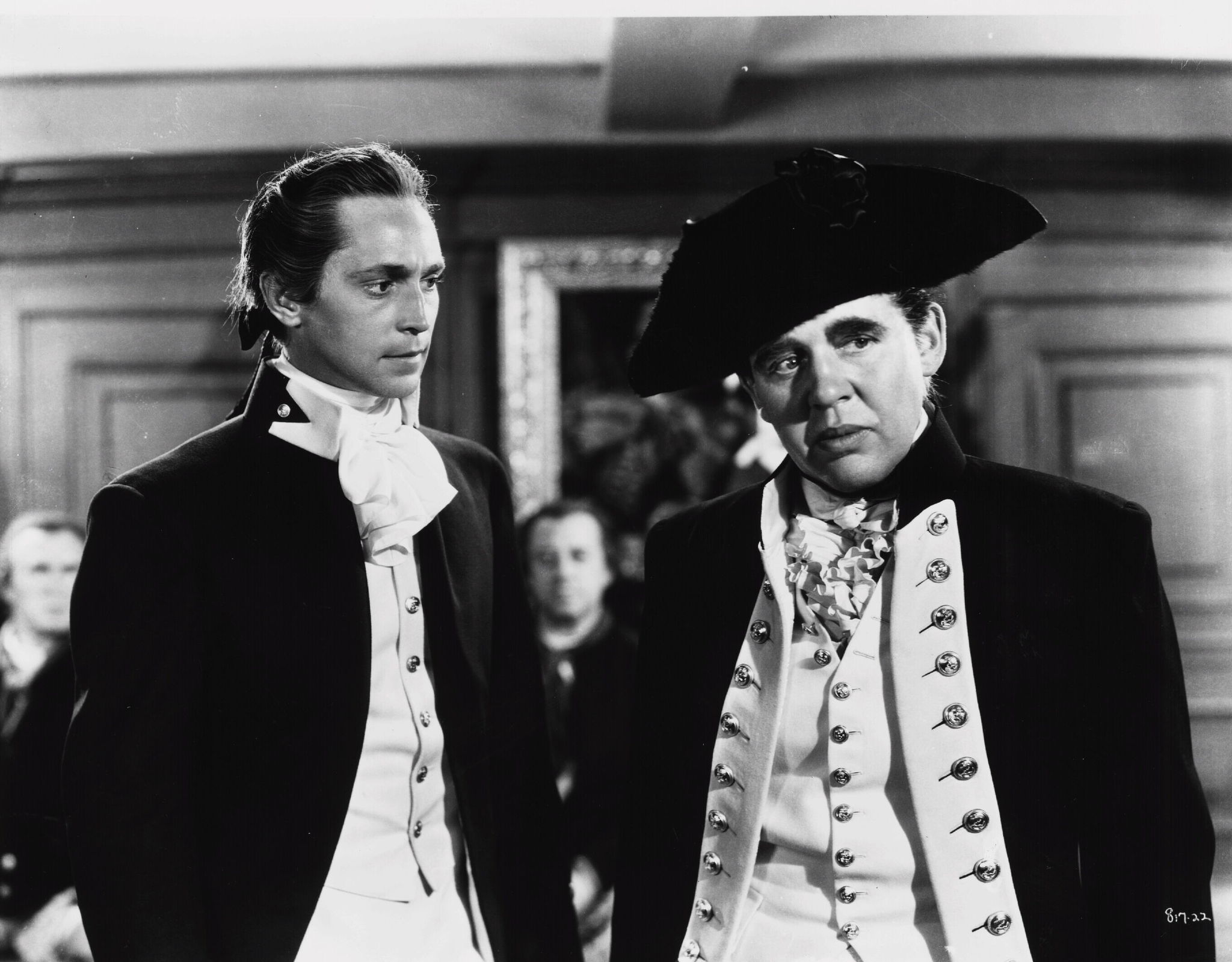 Still of Charles Laughton and Franchot Tone in Mutiny on the Bounty (1935)