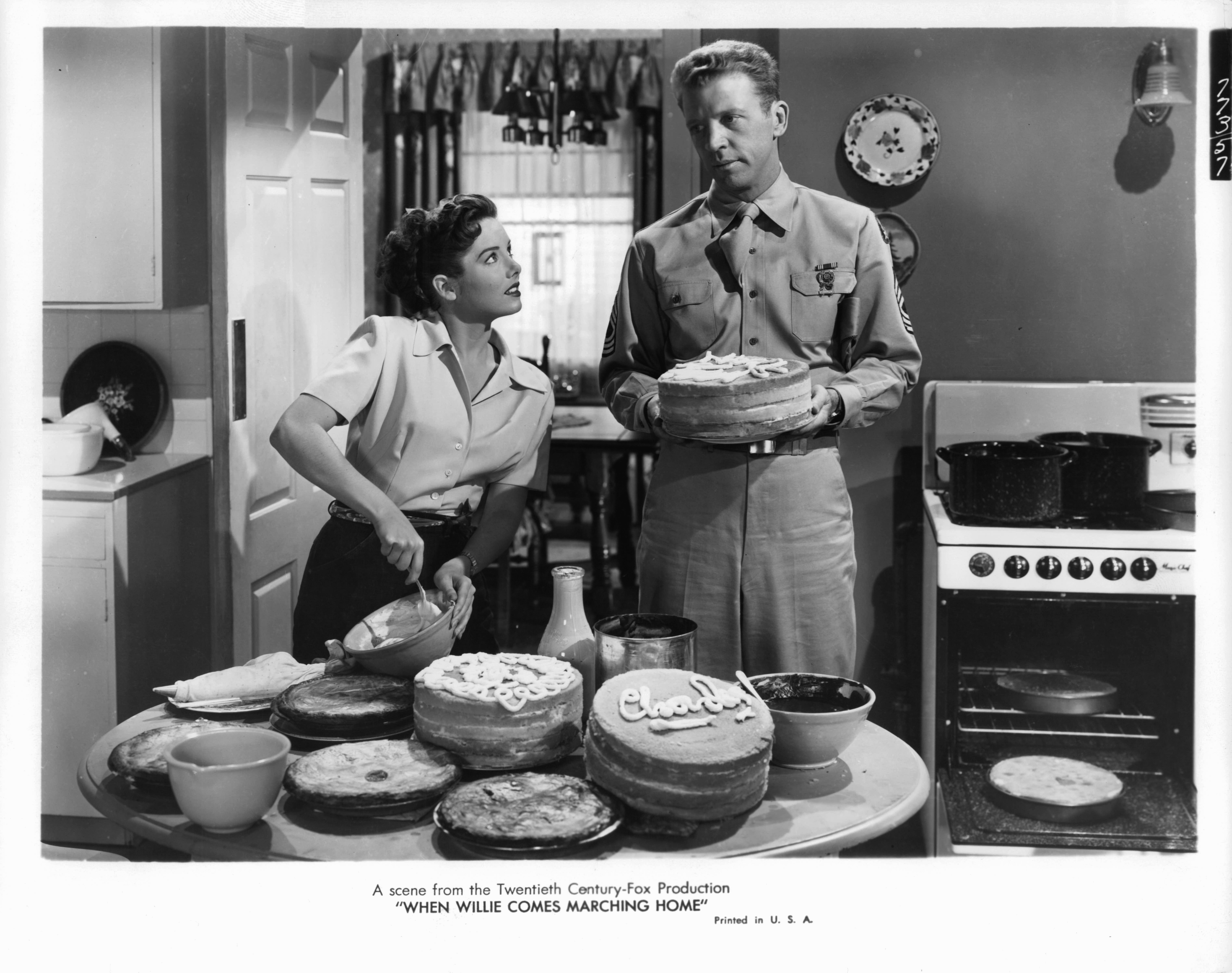 Still of Dan Dailey and Colleen Townsend in When Willie Comes Marching Home (1950)