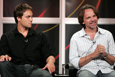 Frank Spotnitz and Stuart Townsend at event of Night Stalker (2005)