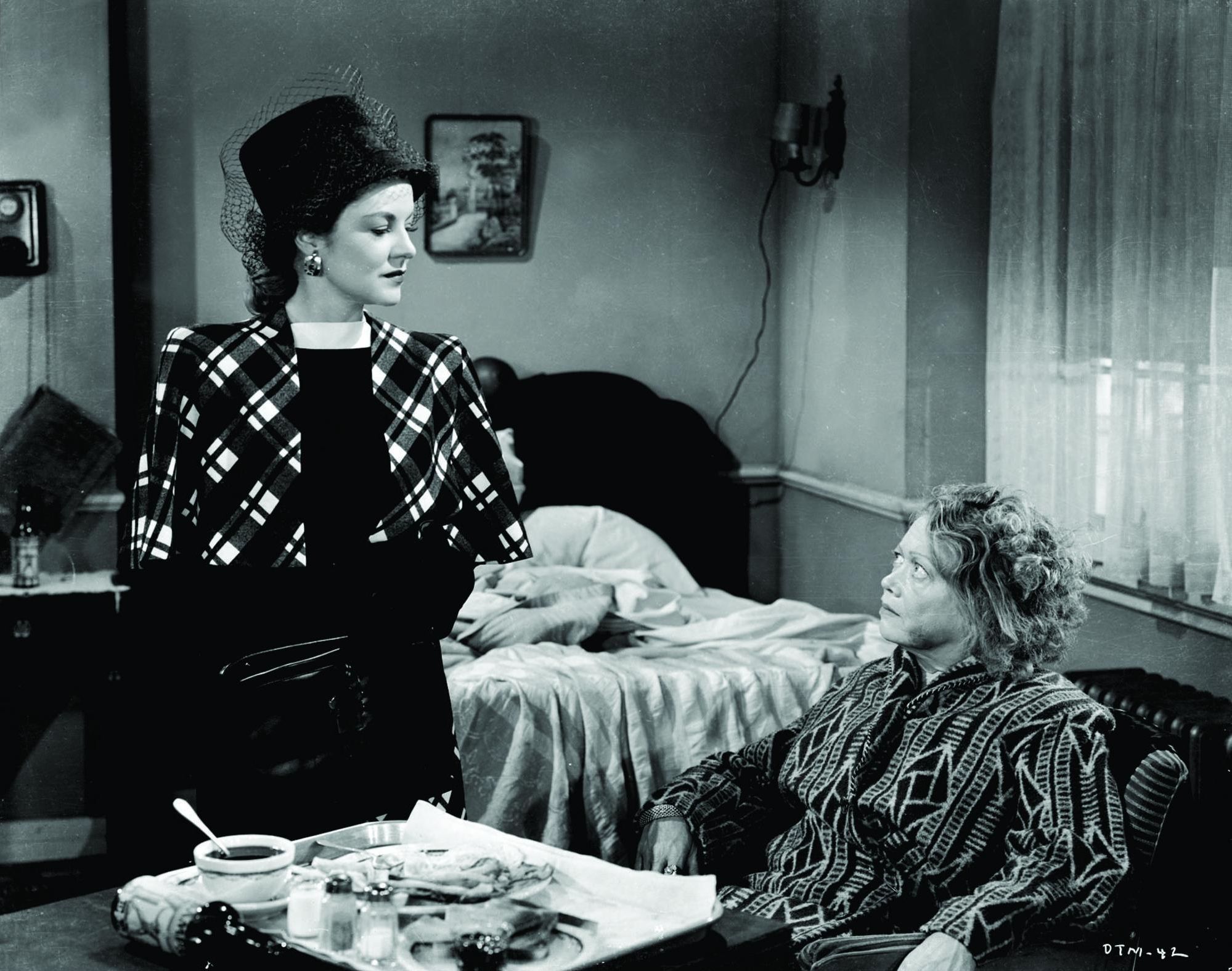 Still of Esther Howard and Claire Trevor in Born to Kill (1947)